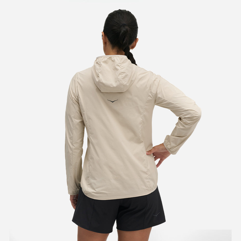 Áo Khoác Nữ HOKA Skyflow Wind - Be - Supersports Vietnam