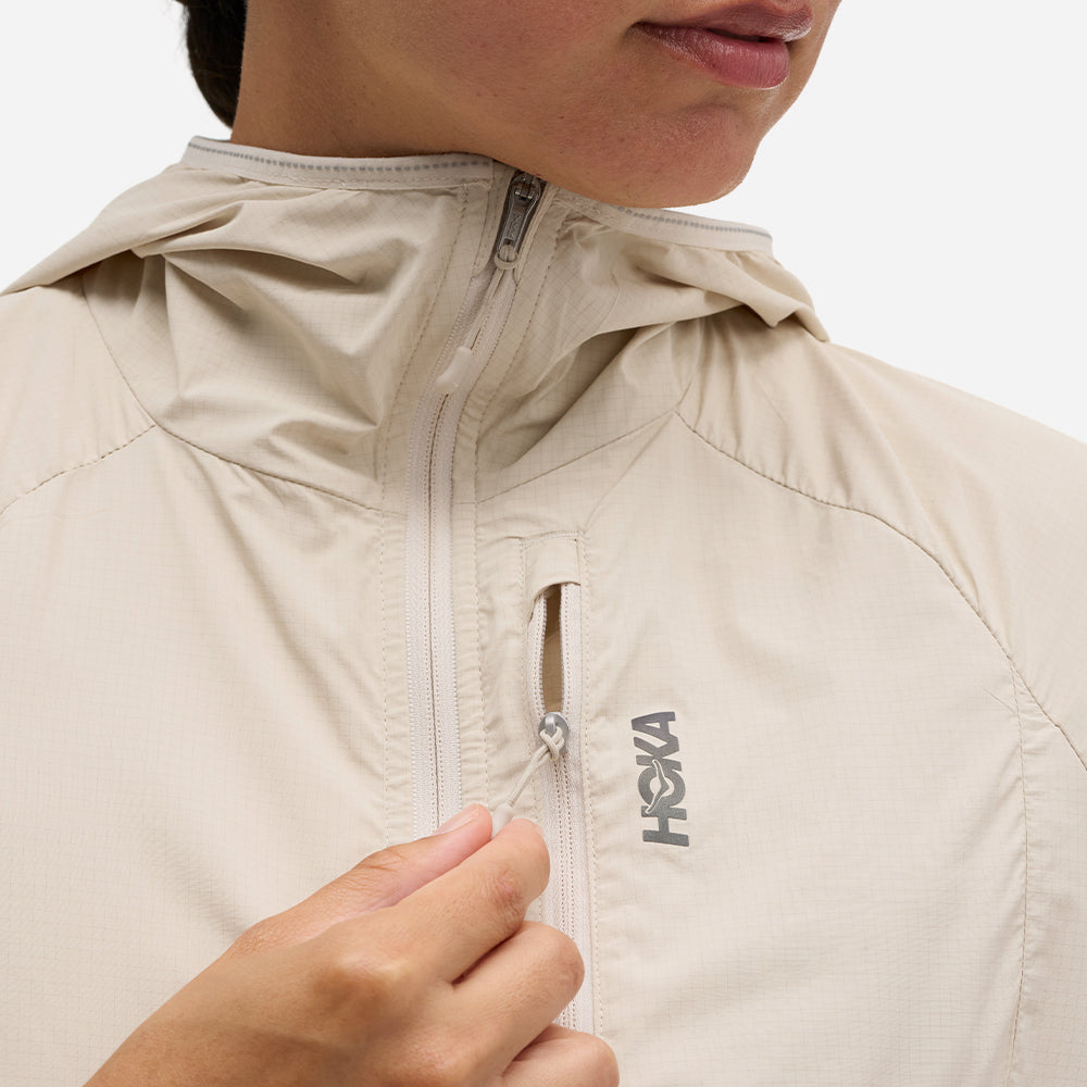 Áo Khoác Nữ HOKA Skyflow Wind - Be - Supersports Vietnam